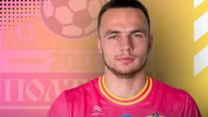 Футболіст Полтави відлетів до Рима, ігноруючи тренування та контракт із клубом, залишив Україну